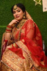 Neelam Beauty Saloon: Best Beauty Saloon in Bailey Road Patna.